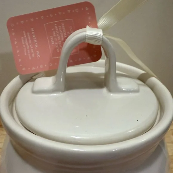 Rae Dunn Artisan Collection keep Canister - Picture 4 of 6